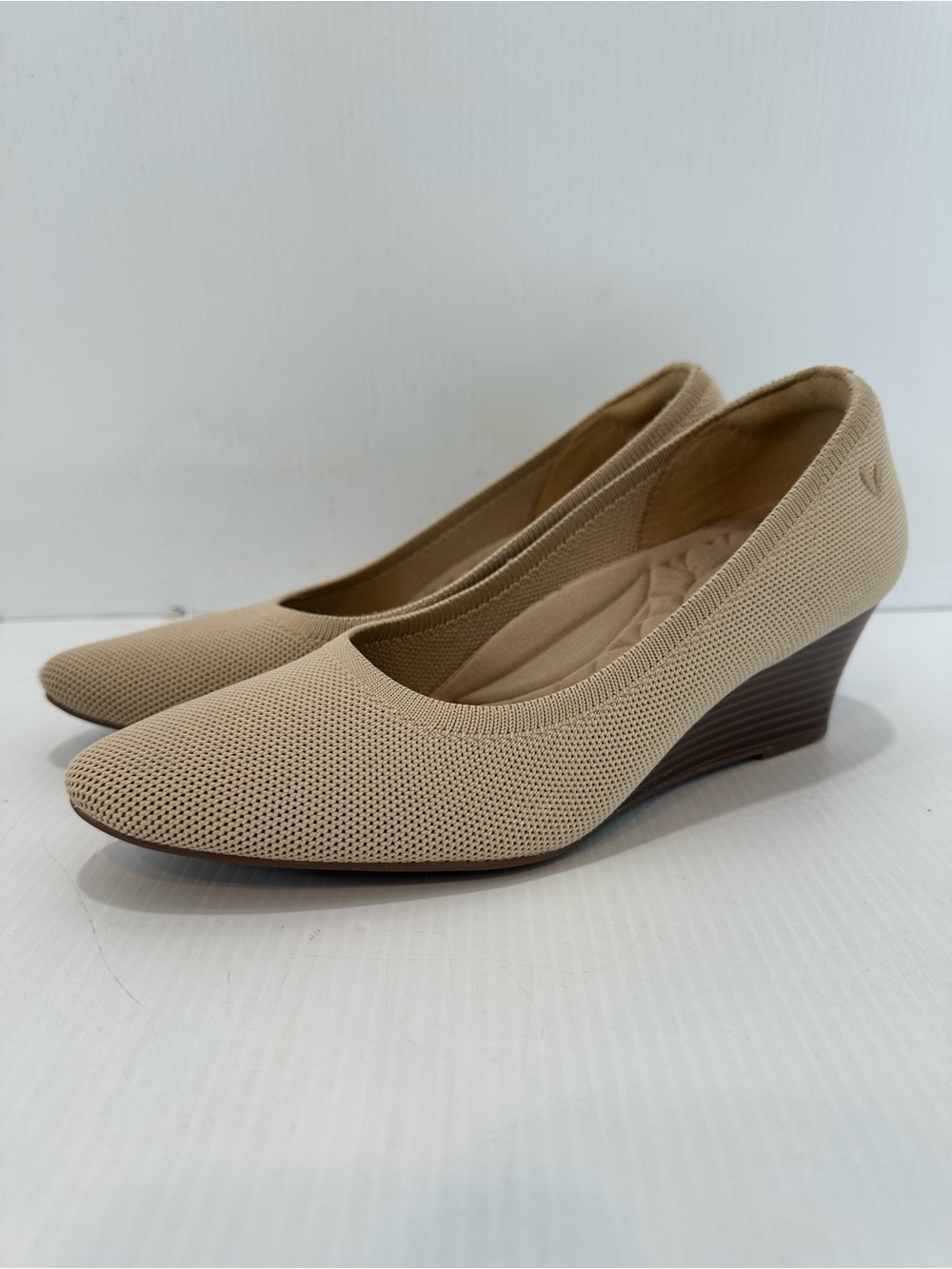 Vivaia Tamia Almond Toe Wedges Women’s Size 39